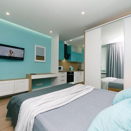 Happy Apartment, Warmth, Comfort, Turquoise Kyiv Exterior photo